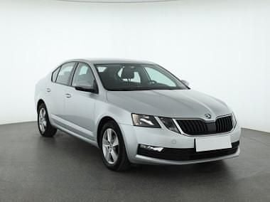 Używany Skoda Octavia 116 KM (85 kW) 2018 Srebrny Hatchback