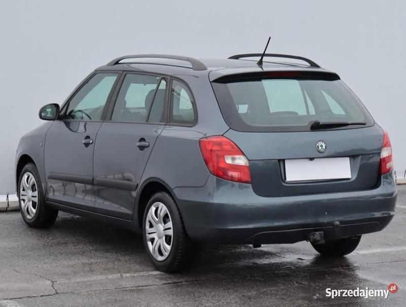 Używany Skoda Fabia 75 KM (55 kW) 2011 Szary Kombi