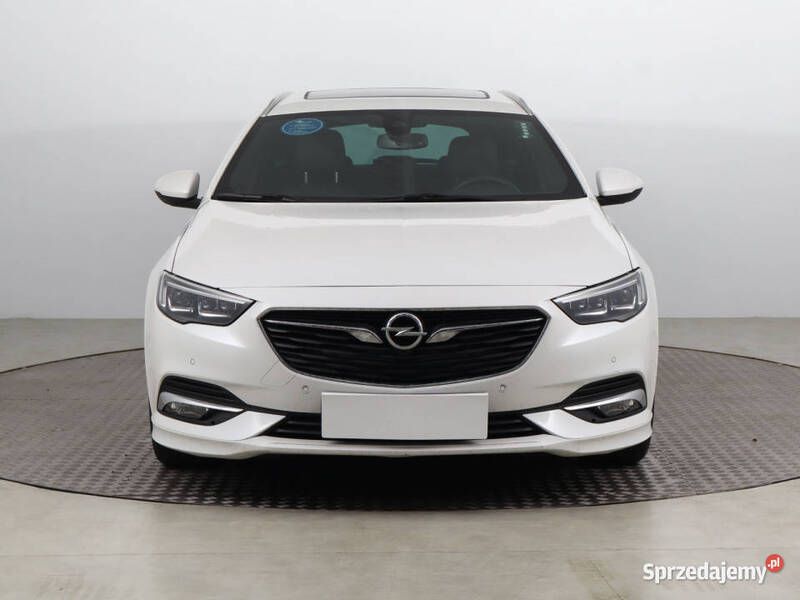 Biały Używany 2018 Opel Insignia Kombi | 77 999 zł - Obraz 1/4