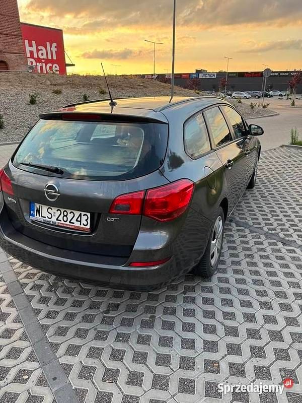 Używany Opel Astra 2010 Szary Kombi
