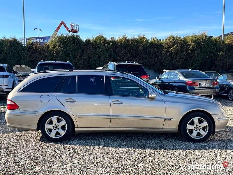Używany Mercedes E270 2003 Beżowy Kombi