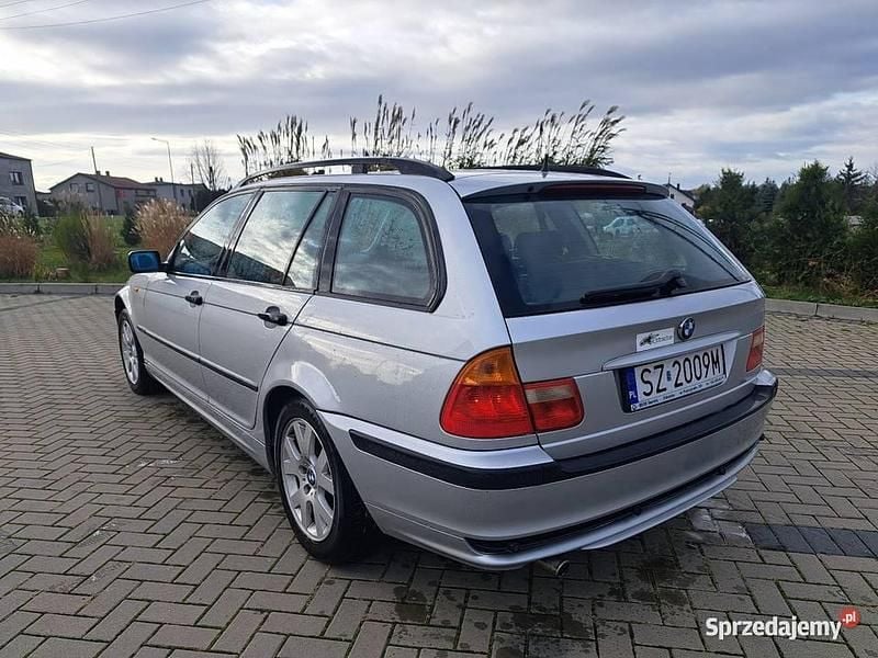 Używany BMW 318 2002 Srebrny Kombi