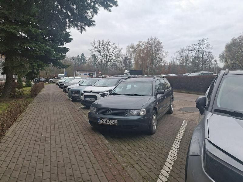 Używany VW Passat 1999 Czarny Kombi