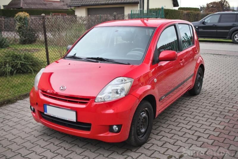 Czerwony Używany 2009 Daihatsu Sirion Hatchback | 9500 zł - Obraz 1/4
