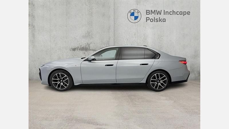 Używany BMW 740 Comfort Edition 286 KM (210 kW) 2024 Brooklyn grey metallic metalizowany Sedan/Limuzyna