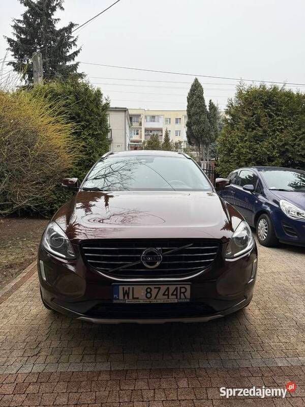 Używany 2017 Volvo XC60 SUV | 82 000 zł (Uczciwa cena) - Obraz 1/4