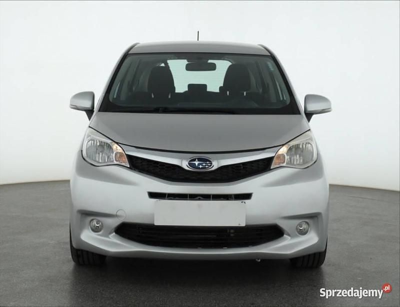 Srebrny Używany 2012 Subaru Trezia Hatchback | 15 499 zł - Obraz 1/4
