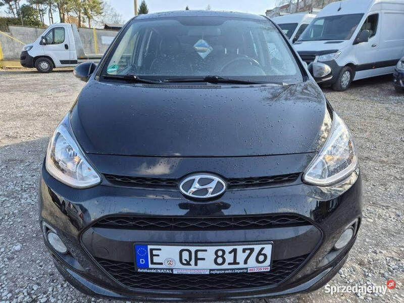 Czarny Używany 2016 Hyundai i10 Hatchback | 33 400 zł - Obraz 1/4