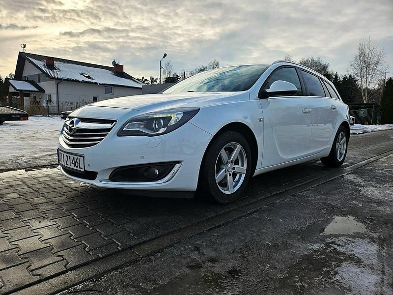 Używany Opel Insignia 120 KM (88 kW) 2014 Biały Kombi