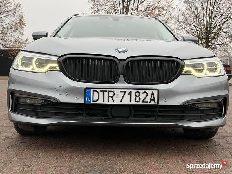 Szary Używany 2019 BMW 530 Sport Line Kombi | 110 000 zł (Uczciwa cena) - Obraz 1/4