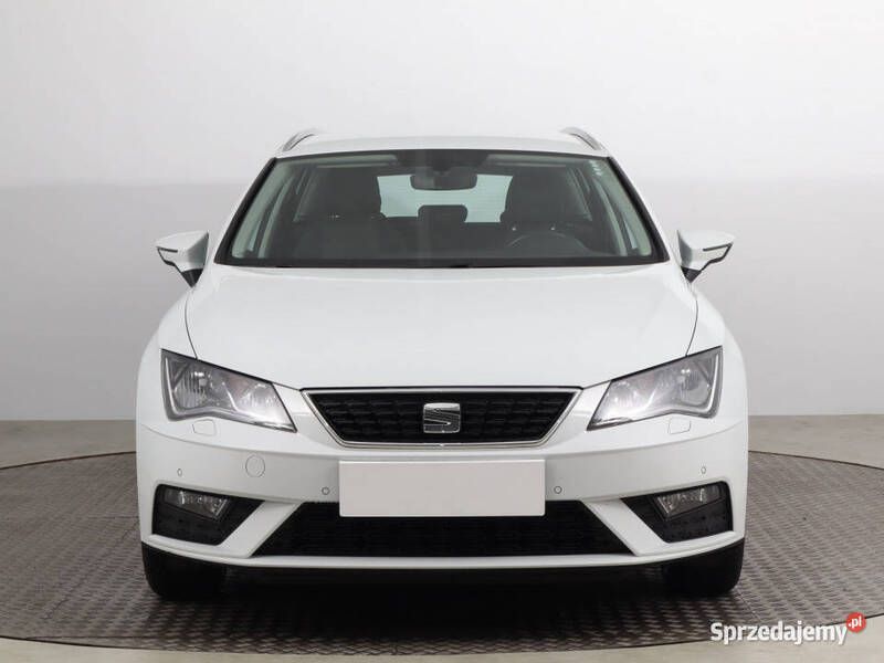 Biały Używany 2019 Seat Leon Kombi | 48 999 zł (Uczciwa cena) - Obraz 1/4