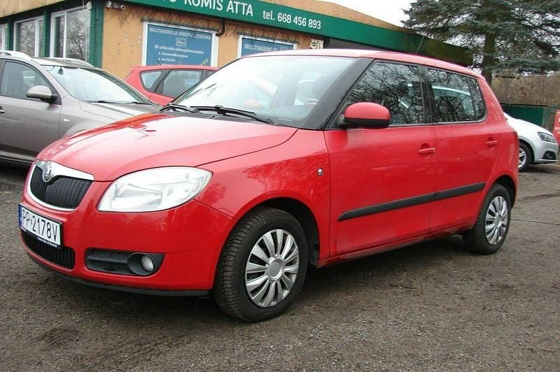Czerwony Używany 2007 Skoda Fabia Hatchback | 9900 zł (Uczciwa cena) - Obraz 1/4