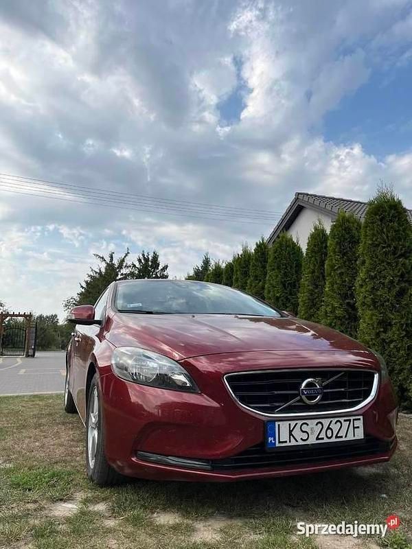 Czerwony Używany 2013 Volvo V40 Hatchback | 27 000 zł (Uczciwa cena) - Obraz 1/4