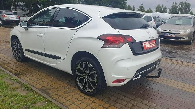 Używany Citroën DS4 130 KM (95 kW) 2015 Biały Hatchback