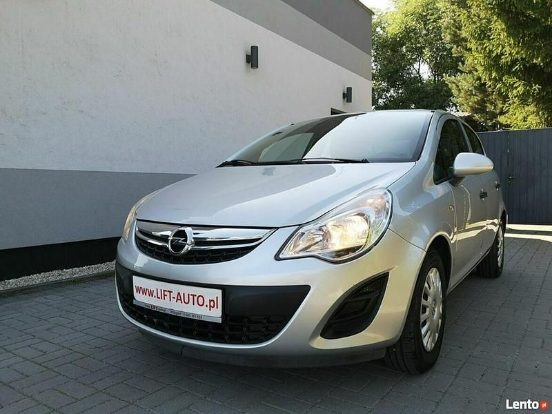 Srebrny Używany 2013 Opel Corsa Hatchback | 22 900 zł (Uczciwa cena) - Obraz 1/4
