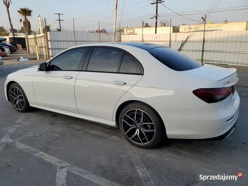 Biały Używany 2022 Mercedes E350 Sedan/Limuzyna | 130 000 zł - Obraz 1/4