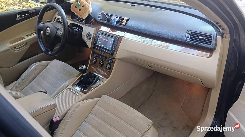 Używany VW Passat 2006 Brązowy Sedan/Limuzyna