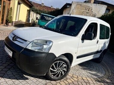 Biały Używany 2005 Peugeot Partner Minivan | 4999 zł (Uczciwa cena) - Obraz 1/4