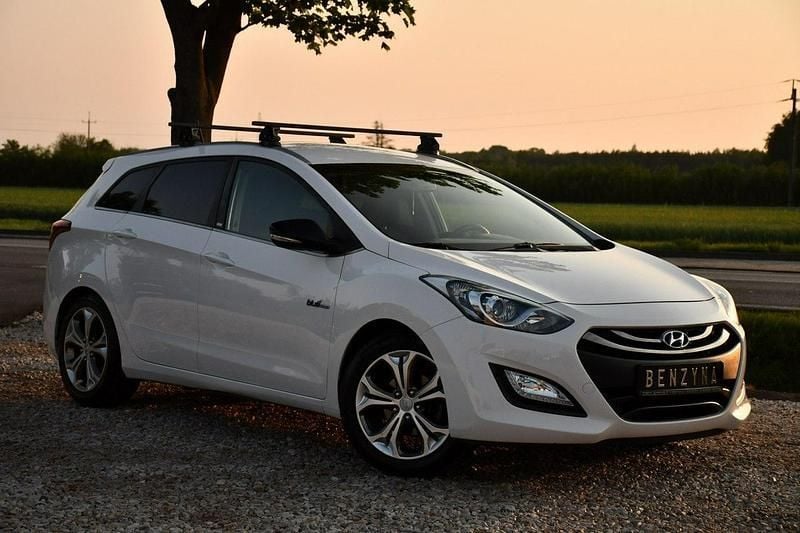 Używany Hyundai i30 135 KM (99 kW) 2014 Biały (metalik) Hatchback