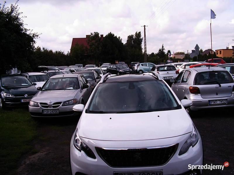 Biały Używany 2018 Peugeot 2008 SUV | 40 500 zł (Uczciwa cena) - Obraz 1/4
