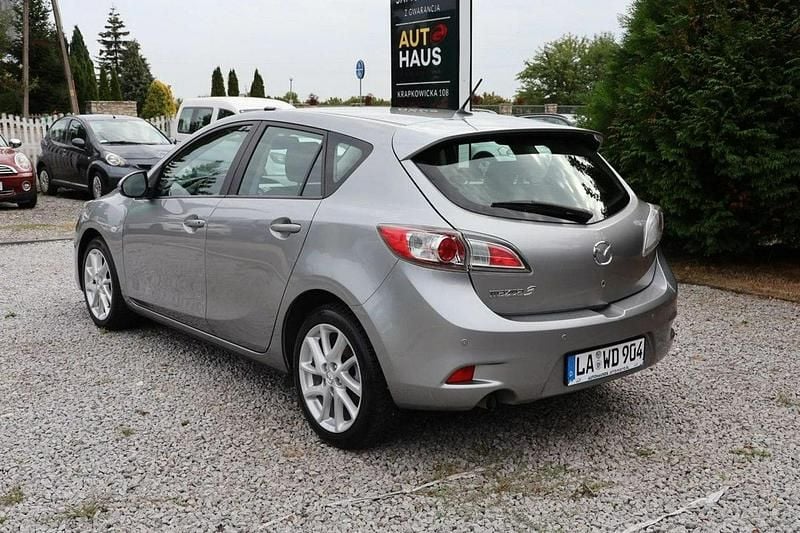 Używany Mazda 3 105 KM (77 kW) 2012 Szary Sedan/Limuzyna