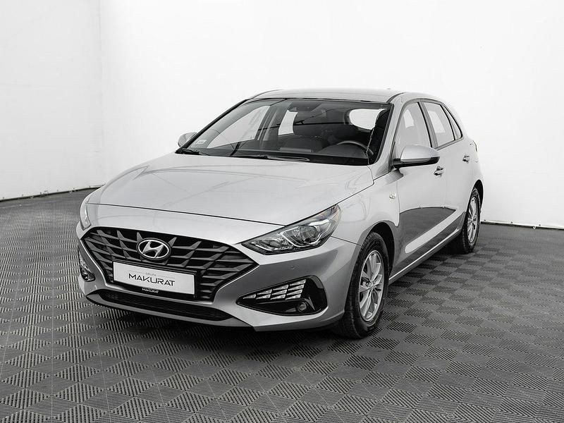 Używany Hyundai i30 110 KM (80 kW) 2022 Srebrny (metalik) Hatchback