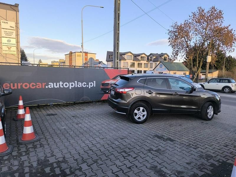 Używany Nissan Qashqai 360º 144 KM (105 kW) 2014 Szary SUV
