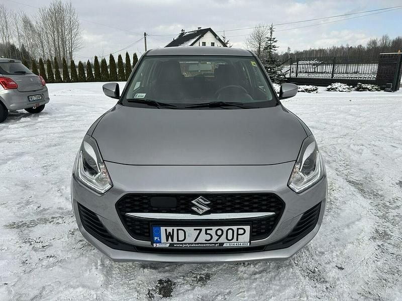 Używany Suzuki Swift 83 KM (61 kW) 2021 Srebrny Hatchback