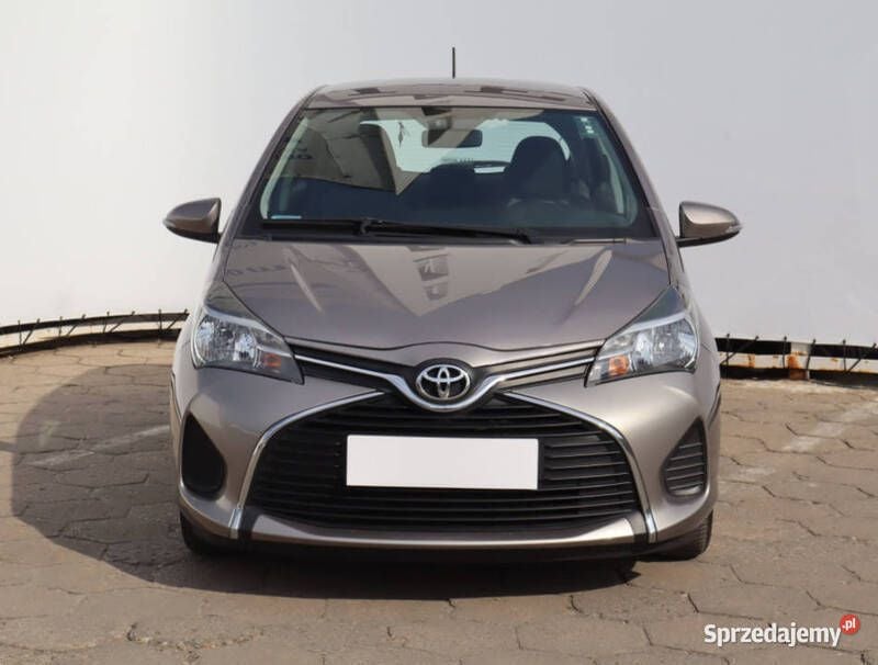 Szary Używany 2015 Toyota Yaris Hatchback | 34 999 zł (Uczciwa cena) - Obraz 1/4