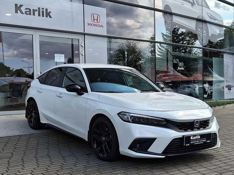 Radiant red m. Używany 2022 Honda Civic Sport | 125 900 zł - Obraz 1/4
