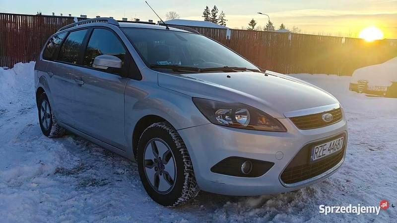 Srebrny Używany 2009 Ford Focus Kombi | 8500 zł (Uczciwa cena) - Obraz 1/4