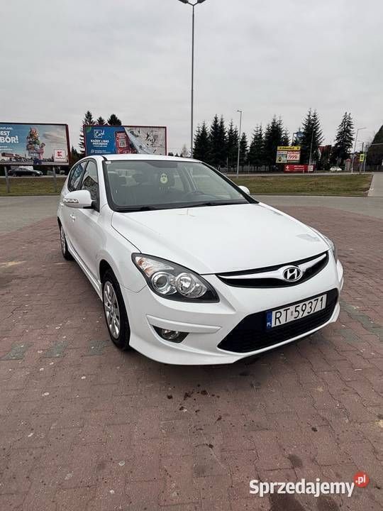Biały Używany 2010 Hyundai i30 Hatchback | 21 400 zł (Uczciwa cena) - Obraz 1/4