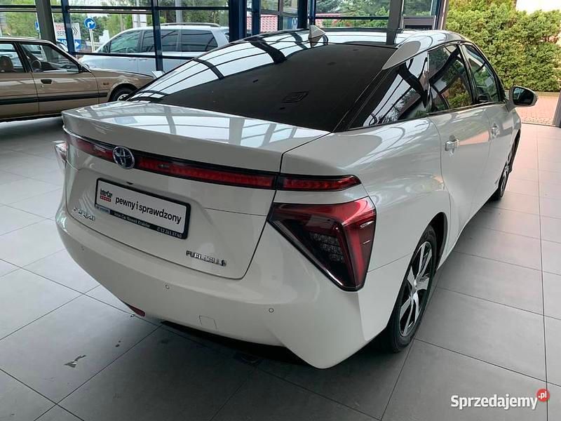 Używany 2017 Toyota Mirai Sedan/Limuzyna | 110 700 zł - Obraz 1/4