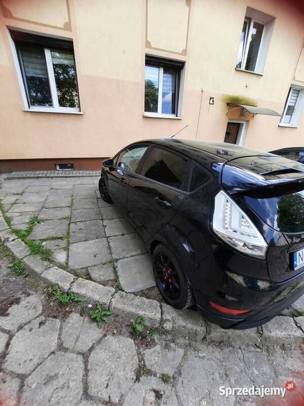 Używany Ford Fiesta 2011 Czarny Hatchback