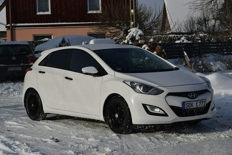 Używany Hyundai i30 100 KM (73 kW) 2015 Biały Hatchback