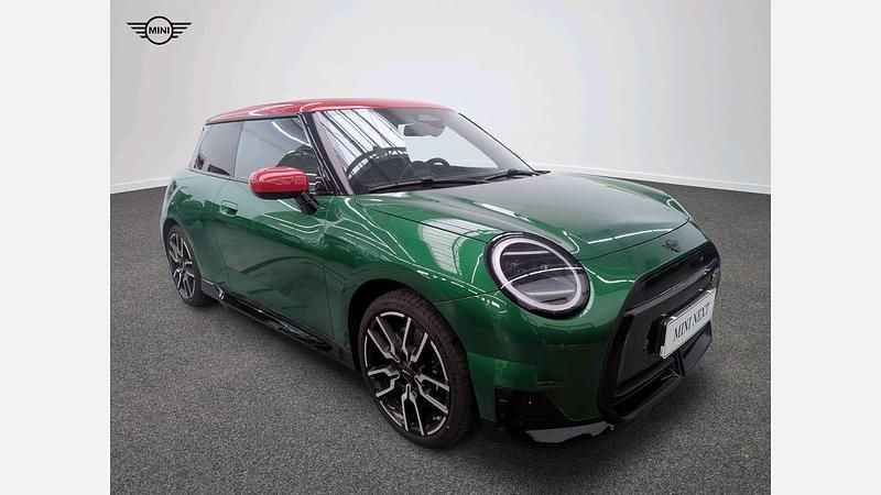 British racing green iv metalizowany Używany 2024 Mini Cooper Hatchback | 138 900 zł (Dość drogi) - Obraz 1/4