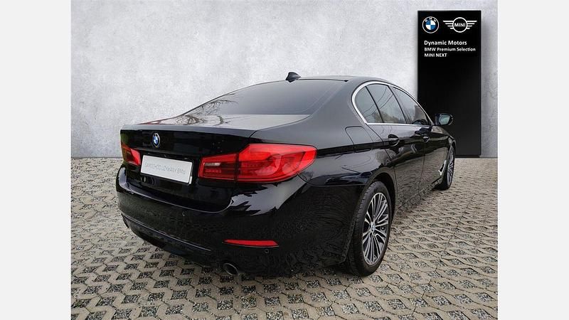 Używany BMW 518 Sport Line 150 KM (110 kW) 2018 Black 2 Sedan/Limuzyna