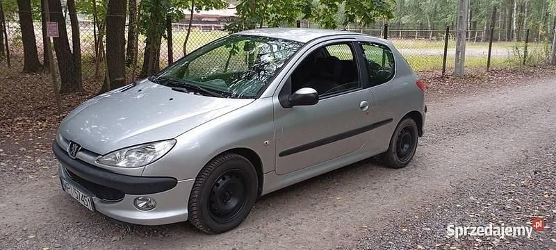 Srebrny Używany 2006 Peugeot 206 Coupe | 3000 zł - Obraz 1/4