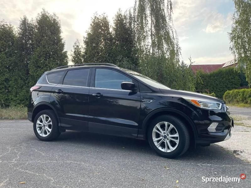 Używany Ford Escape SE 2017 Czarny SUV