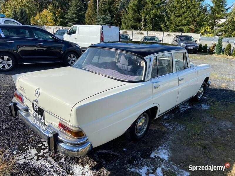 Używany Mercedes 190 1967 Biały Sedan/Limuzyna