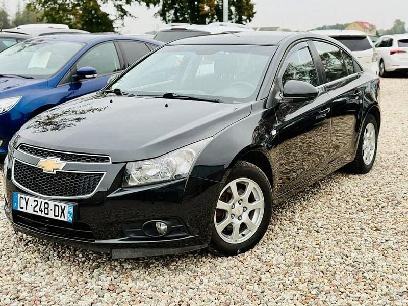 Czarny Używany 2013 Chevrolet Cruze Sedan/Limuzyna | 18 900 zł (Uczciwa cena) - Obraz 1/4