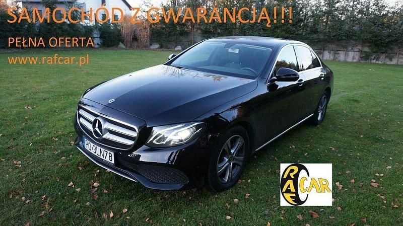 Czarny Używany 2018 Mercedes E220 Sedan/Limuzyna | 109 999 zł (Super Cena) - Obraz 1/4