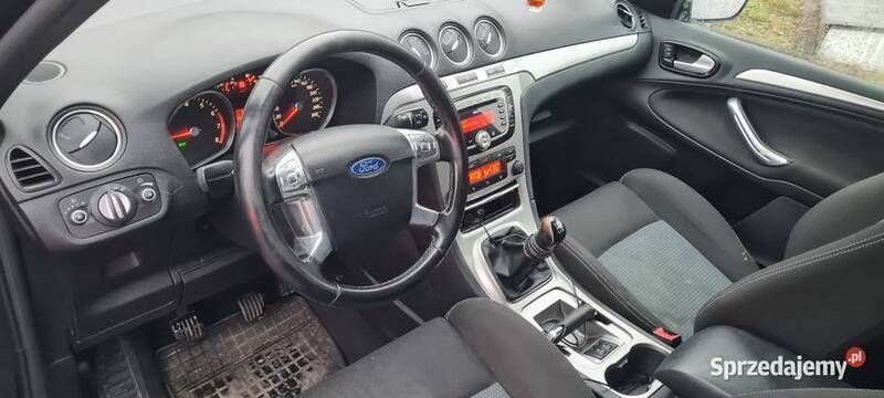 Używany Ford S-MAX S 2010 Czarny Minivan