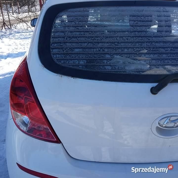 Używany Hyundai i20 2014 Biały Hatchback