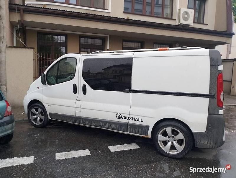 Biały Używany 2004 Opel Vivaro Van | 8900 zł (Super Cena) - Obraz 1/4