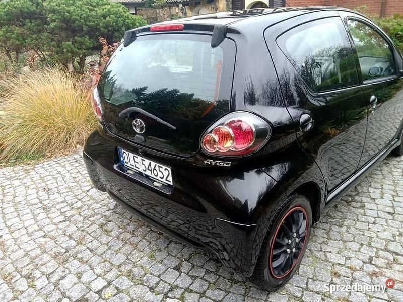 Używany Toyota Aygo 68 KM (50 kW) 2009 Czarny Hatchback