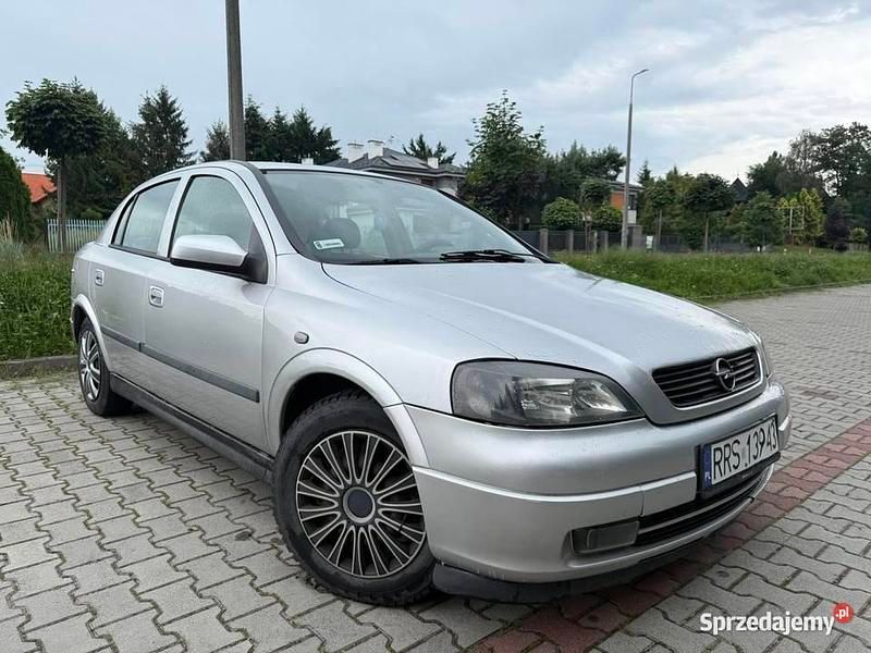 Srebrny Używany 2002 Opel Astra Sedan/Limuzyna | 2350 zł (Uczciwa cena) - Obraz 1/4