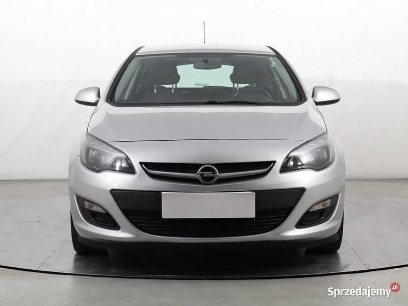 Używany Opel Astra 2013 Srebrny Hatchback