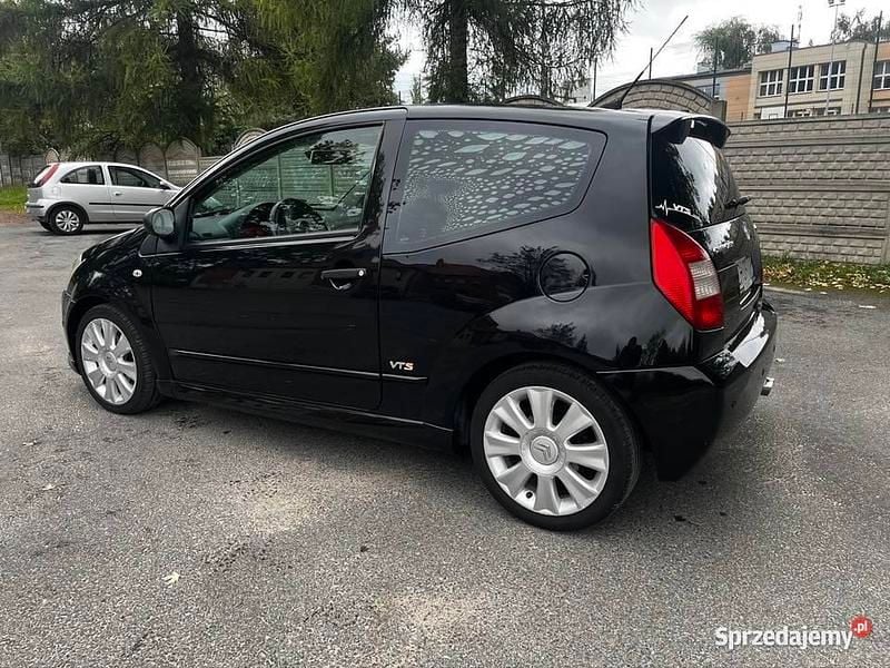 Czarny Używany 2006 Citroën C2 Hatchback | 10 900 zł - Obraz 1/4