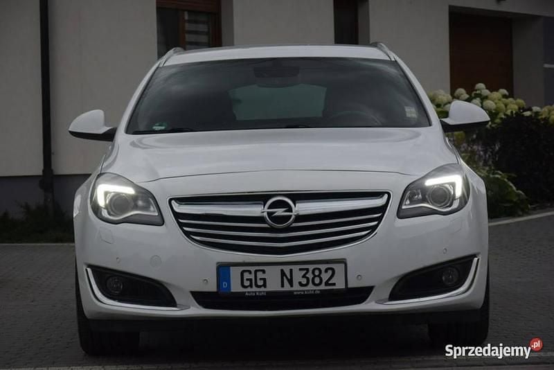 Biały Używany 2014 Opel Insignia Kombi | 31 900 zł (Dobra cena) - Obraz 1/4